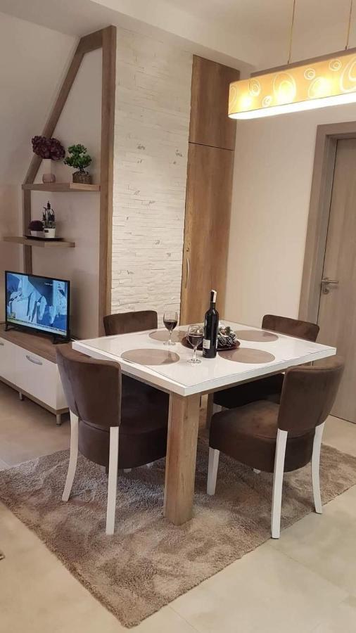 Apartman Aura Hills ซลาตีบอร์ ภายนอก รูปภาพ
