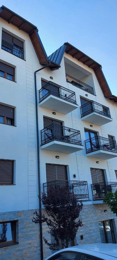 Apartman Aura Hills ซลาตีบอร์ ภายนอก รูปภาพ